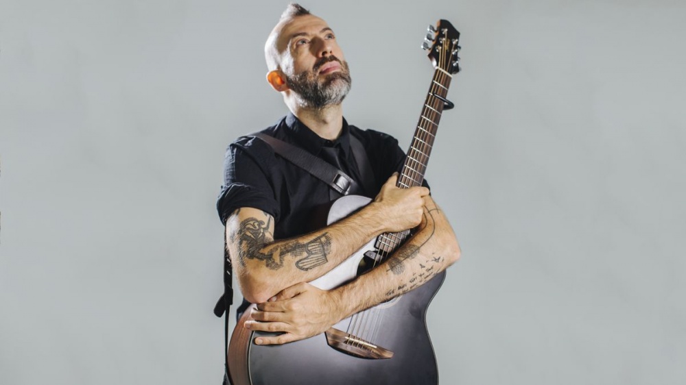 Ibanez представили долгожданную подписную акустическую гитару Джона Гомма - JGM10