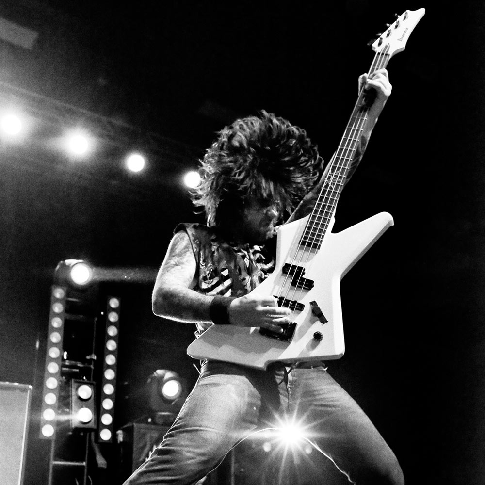 Бас-гитарист Killswitch Engage Майк Д’Антонио: “Я стал использовать в своём звучании меньше середины, чтобы получить низкий фанковый звук”